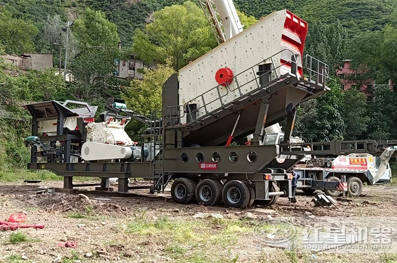 輪胎移動反擊破制砂機(jī)安裝現(xiàn)場